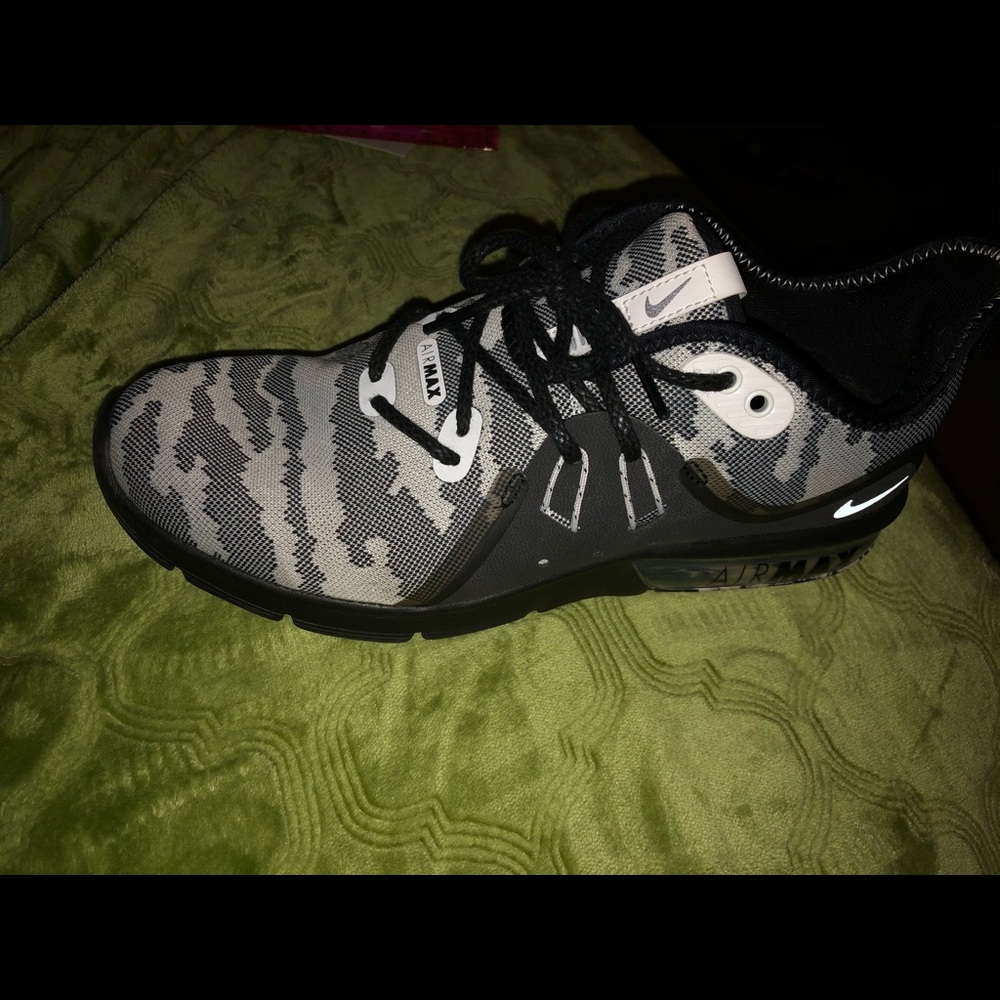 Nike AirMax Sequent 3